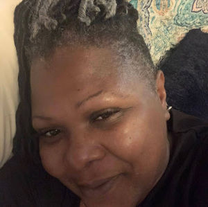 Meet your Posher, Deedee